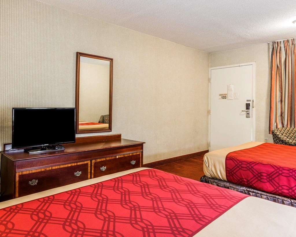 Econo Lodge Inn & Suites Matthews - Charlotte Bilik gambar