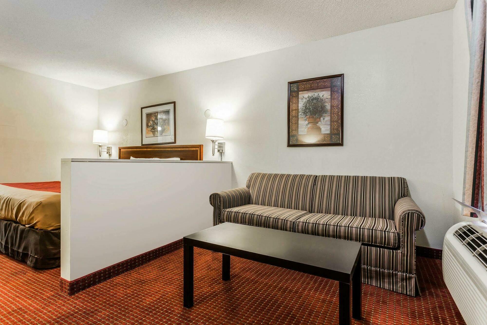 Econo Lodge Inn & Suites Matthews - Charlotte Luaran gambar